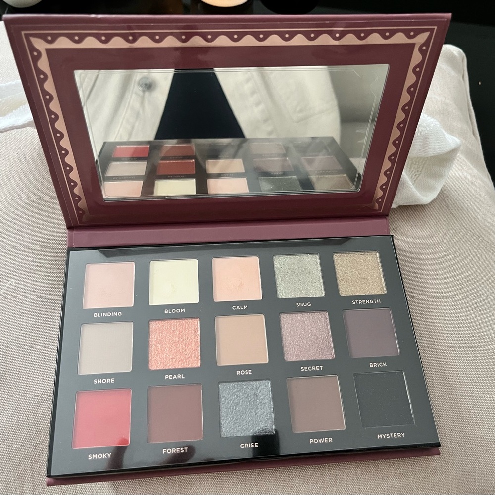 Ace Beaute Scarlet Rose Palette with Pink and Cream Hues